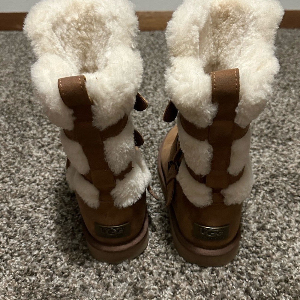 UGGS Women’s Size 8 - Picture 4 of 6